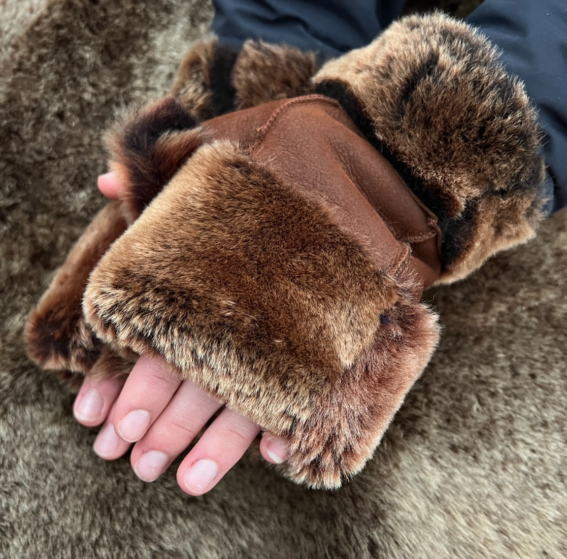 FINGERLESS GLOVES / Brown + Variegated
