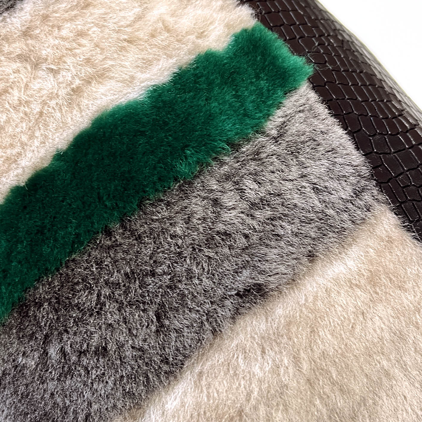 STRIPE SHEEPSKIN BAG / LARGE - Grey + Black with Emerald