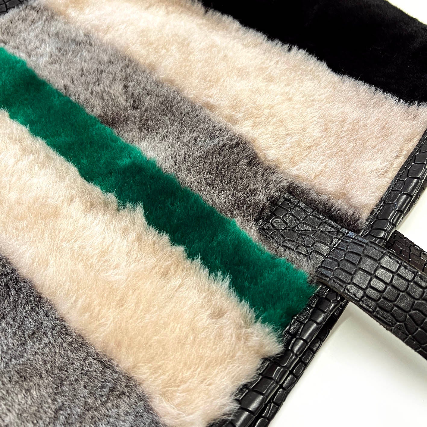 STRIPE SHEEPSKIN BAG / LARGE - Grey + Black with Emerald