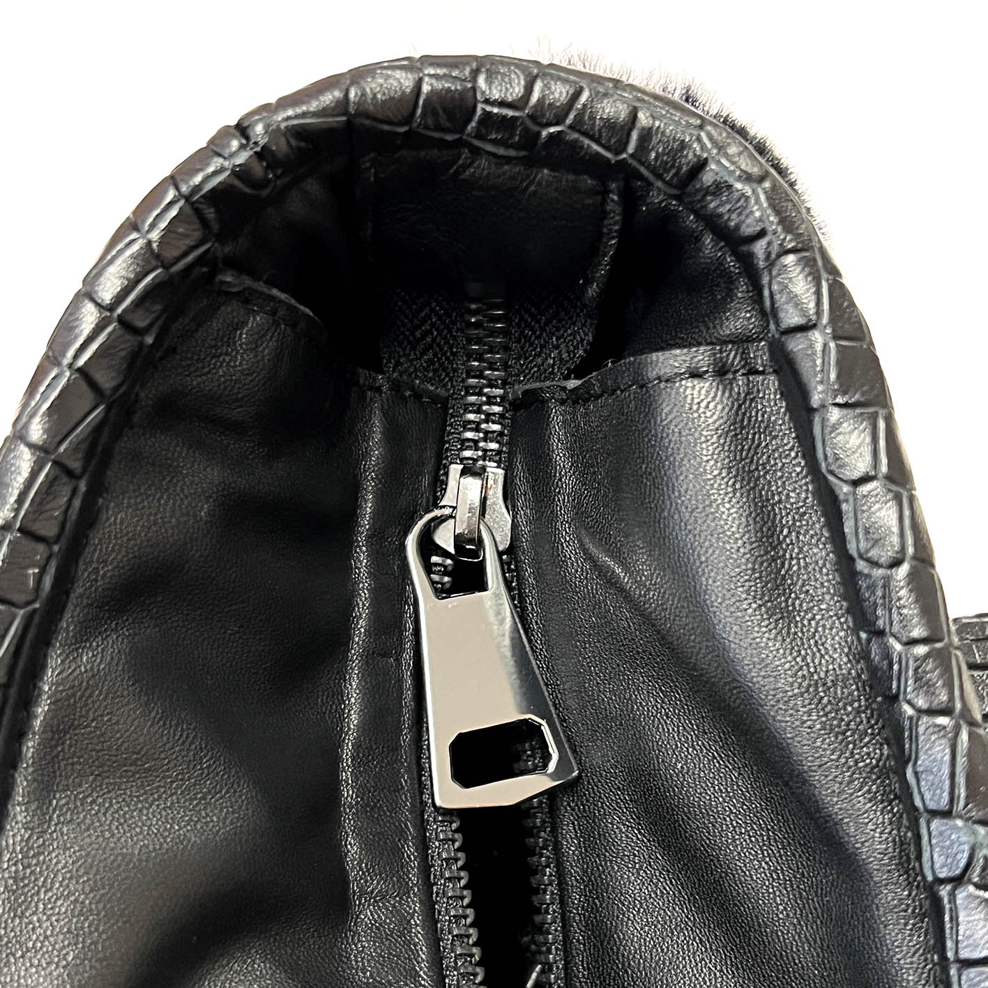 STRIPE SHEEPSKIN BAG / SMALL - Grey + Black with Emerald + Blue