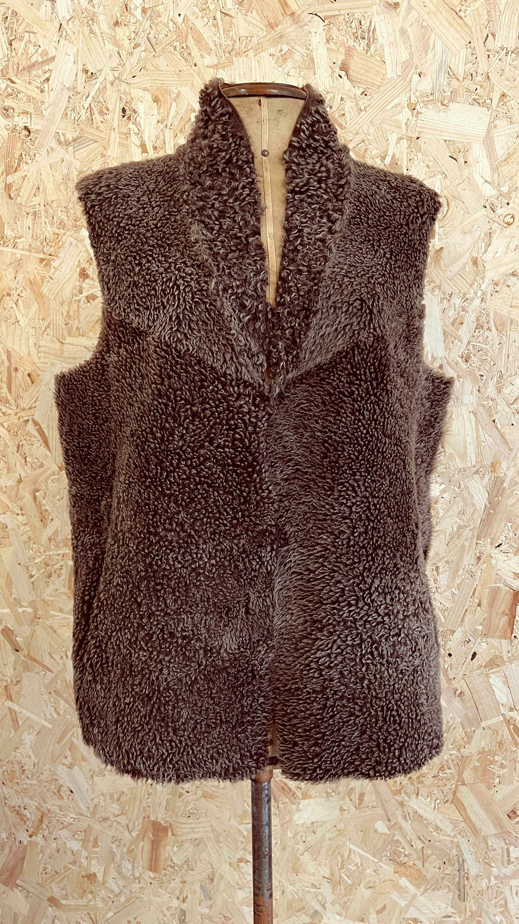 YELEK REVERSIBLE GILET / CURLY BROWN