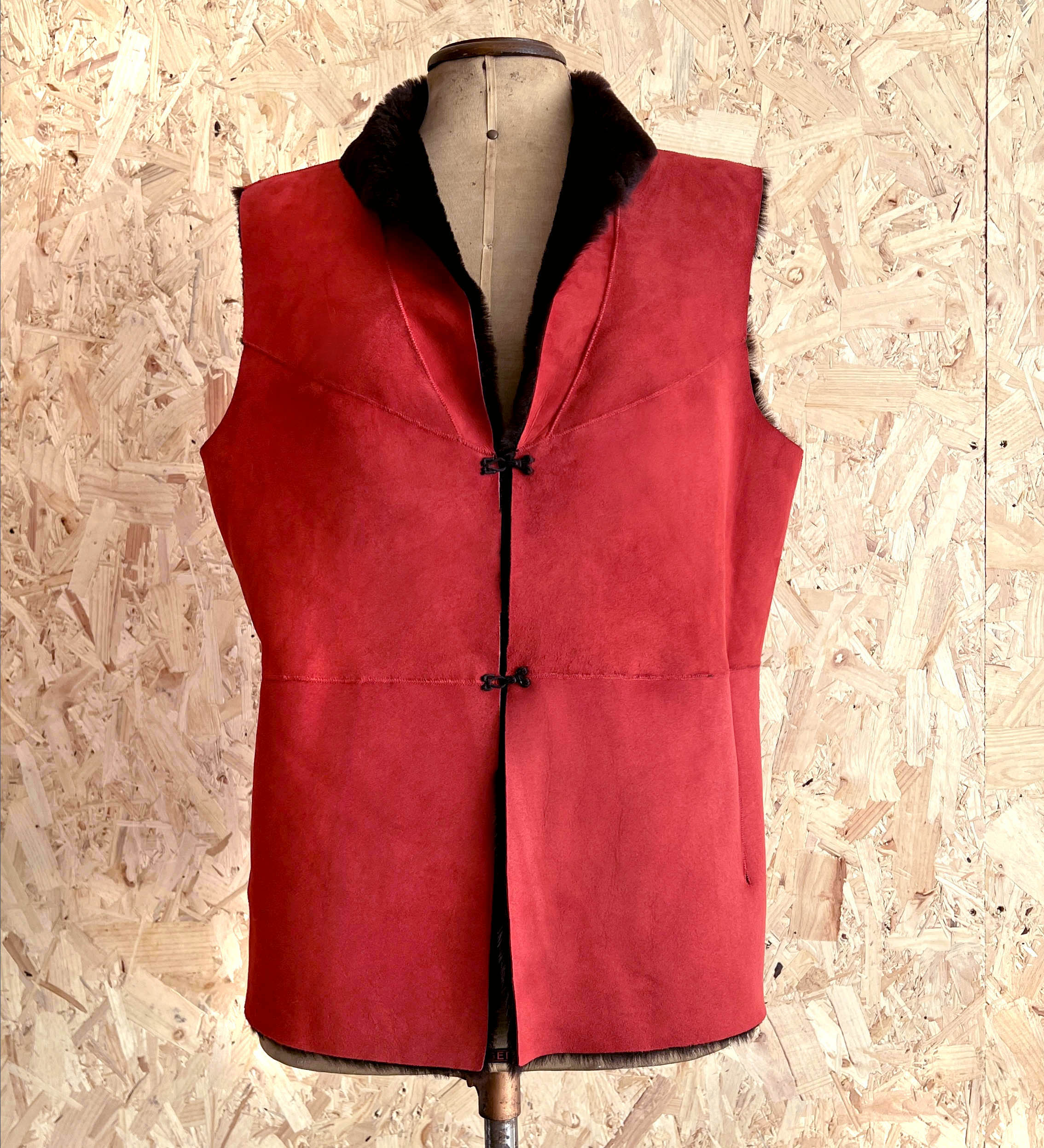YELEK REVERSIBLE GILET / RED + CHESTNUT