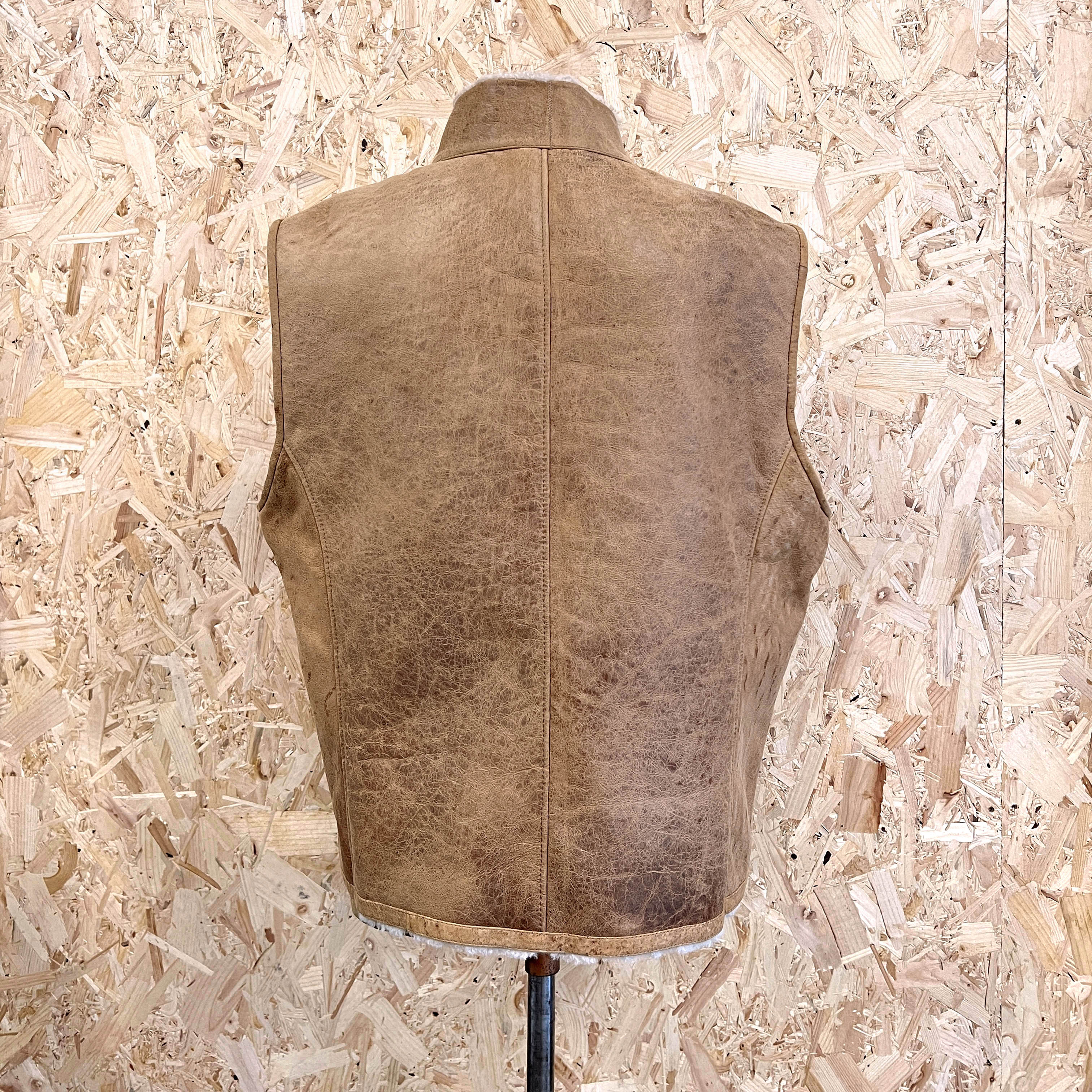 MEN'S GILET / SAND + NATURAL