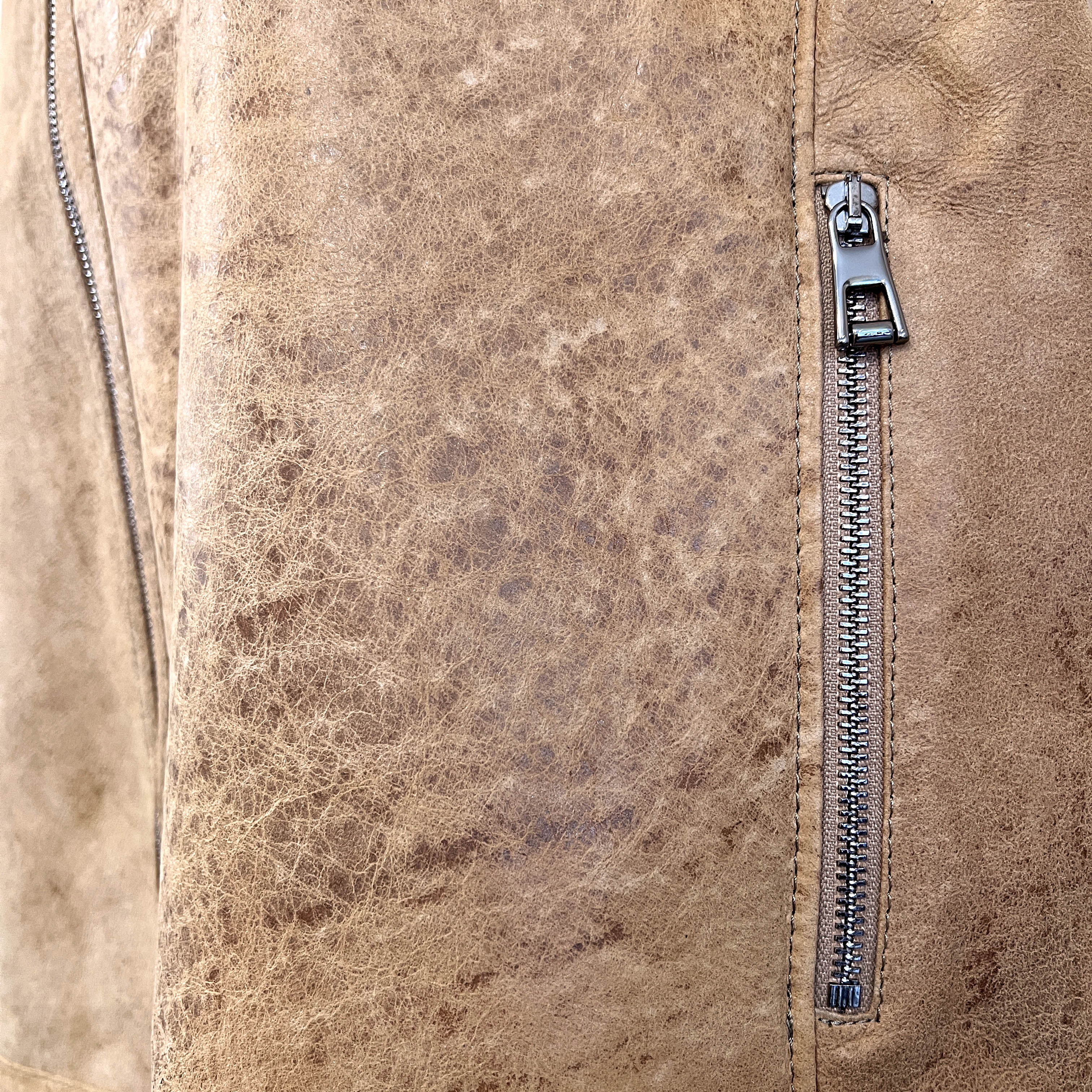 MEN'S GILET / SAND + NATURAL