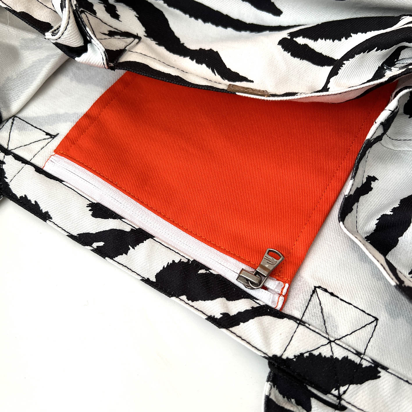 SHOPA CANVAS TOTE BAG / Large Zebra Print