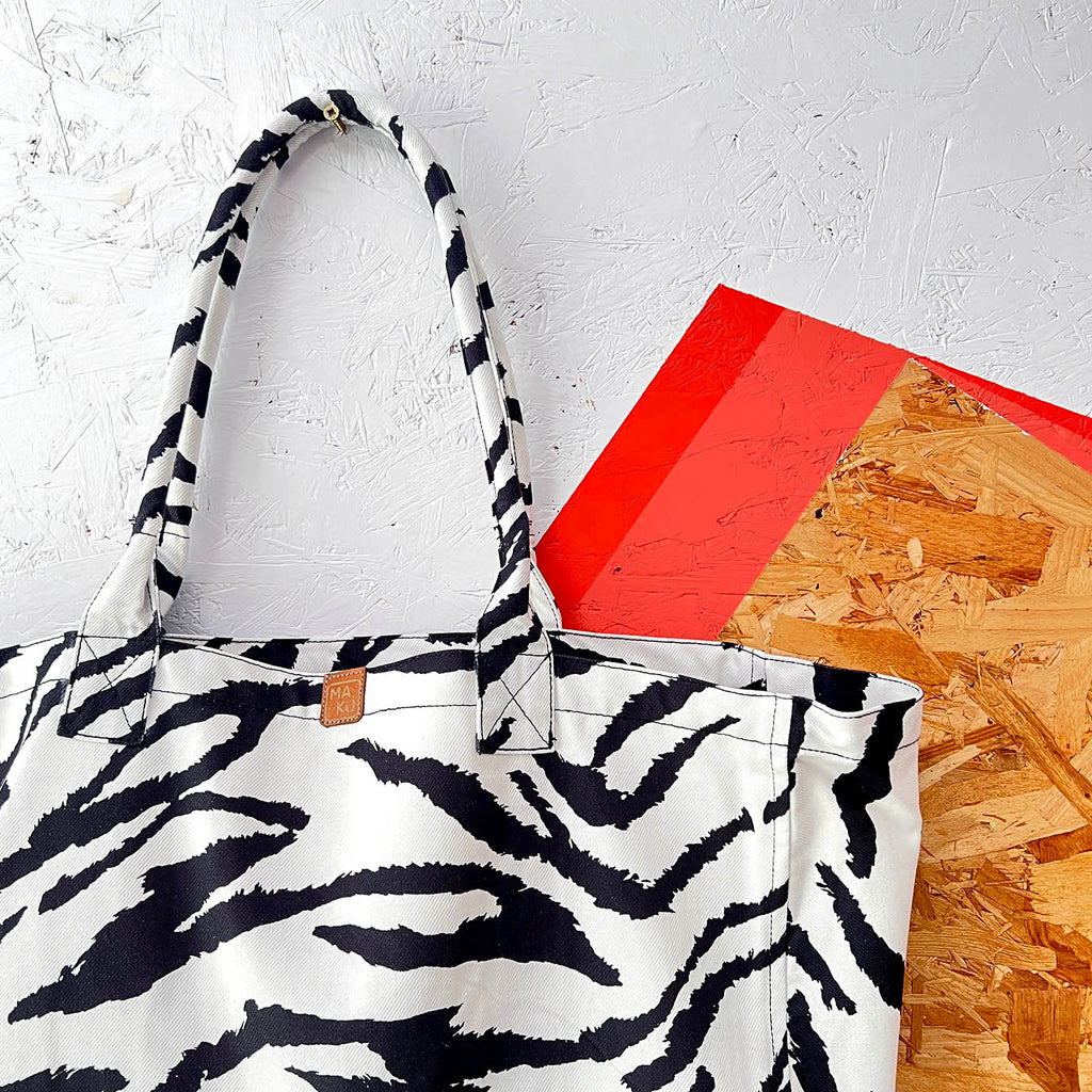 SHOPA CANVAS TOTE BAG / Large Zebra Print