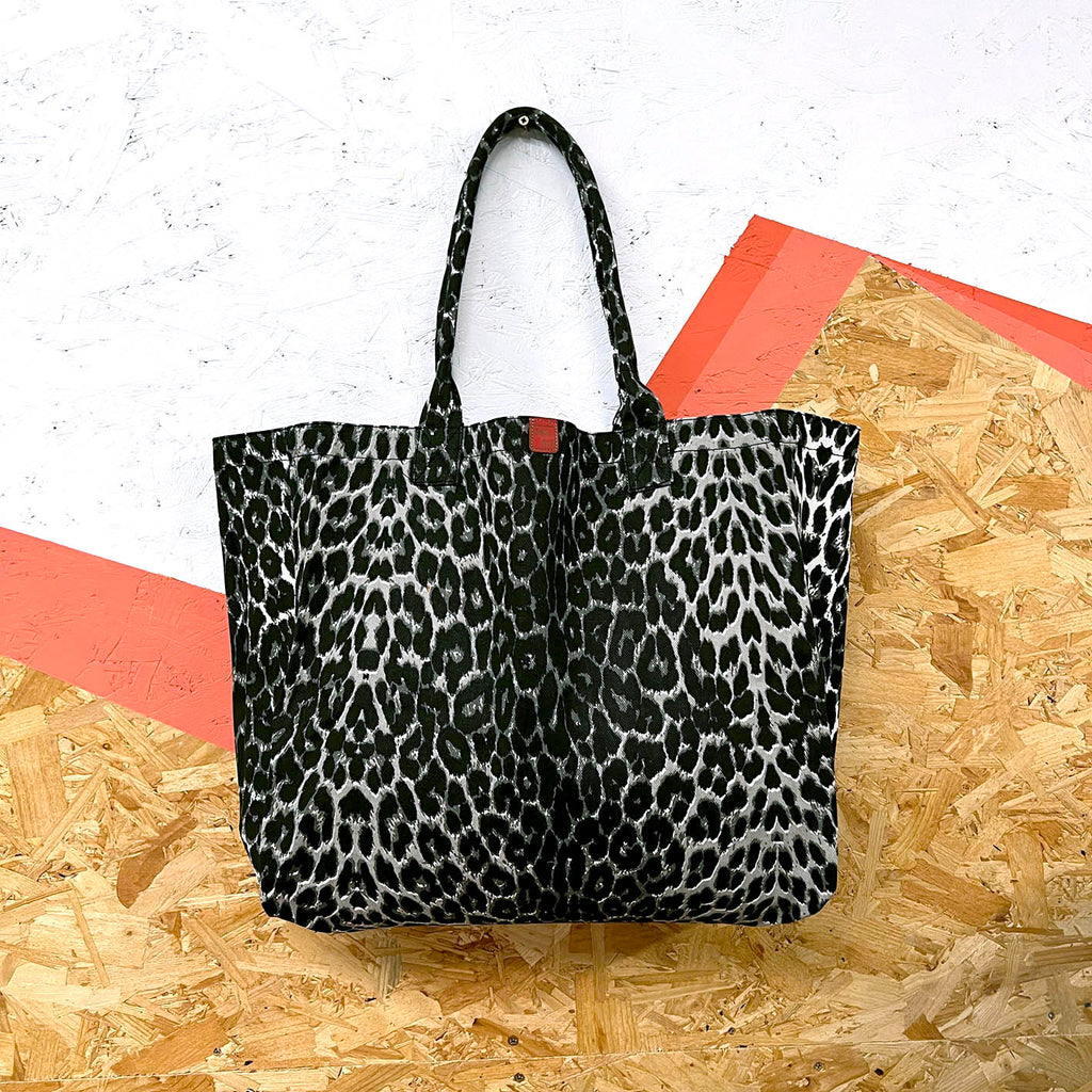 SHOPA CANVAS TOTE BAG / Large Grey Leopard Print