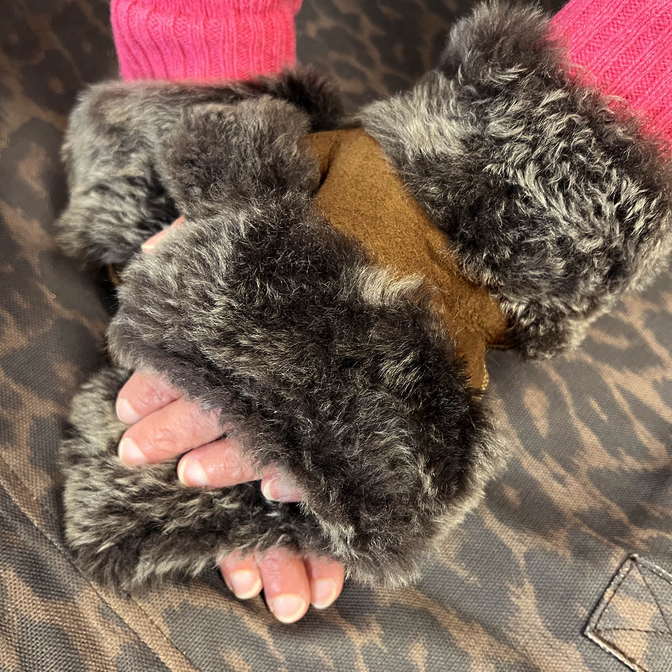 FINGERLESS GLOVES / Cappuccino Suede