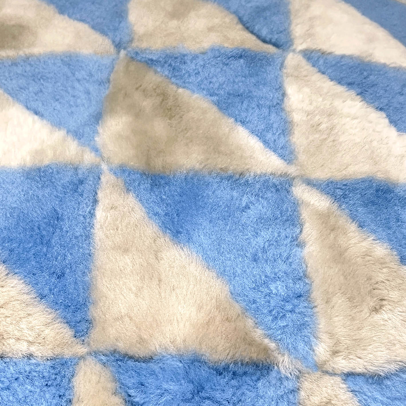 TRIANGLE CUSHION COVER / SQUARE E