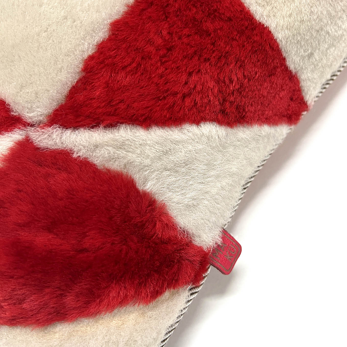 TRIANGLE CUSHION COVER / SQUARE D