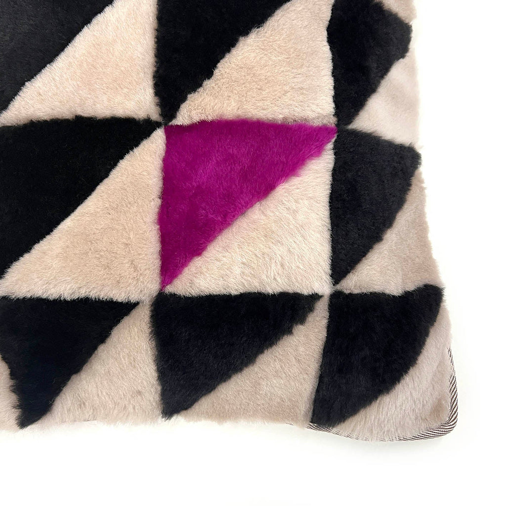 TRIANGLE CUSHION COVER / SQUARE G