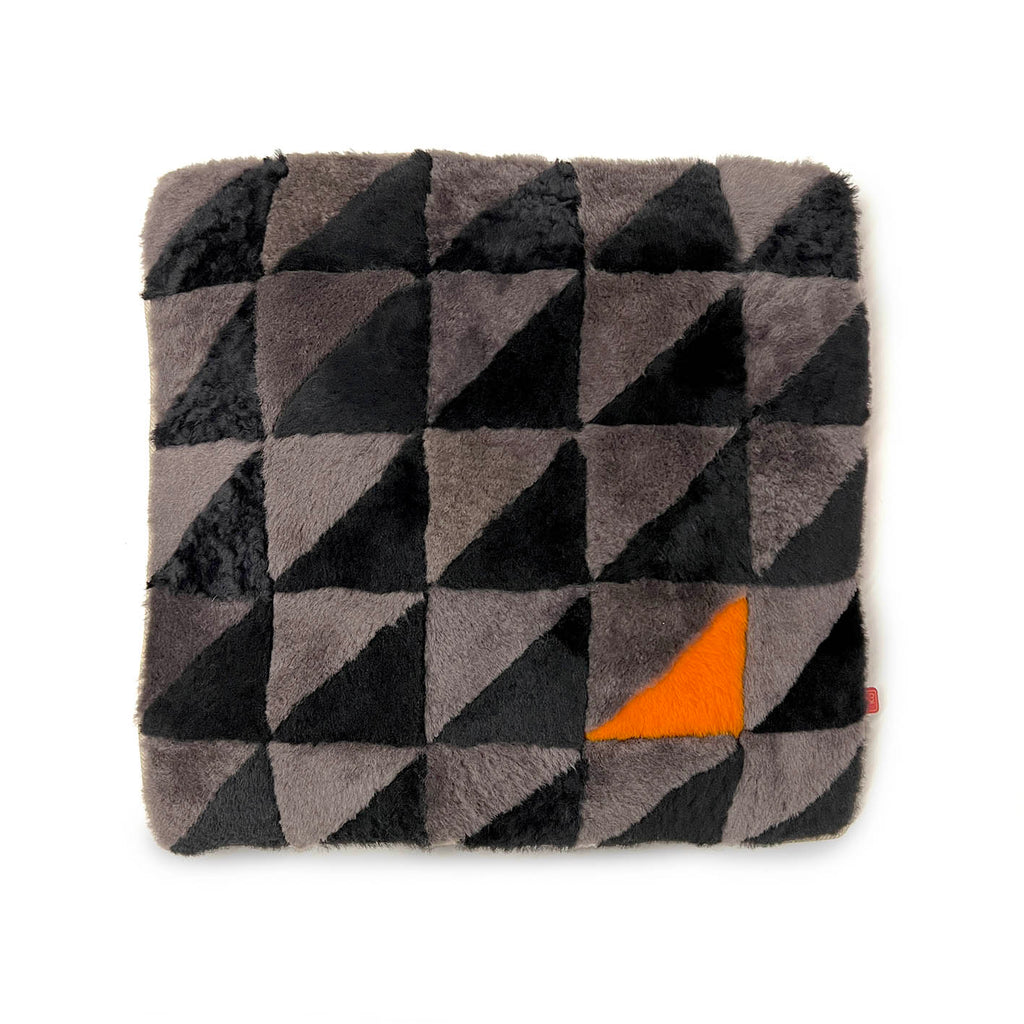 TRIANGLE CUSHION COVER / SQUARE K