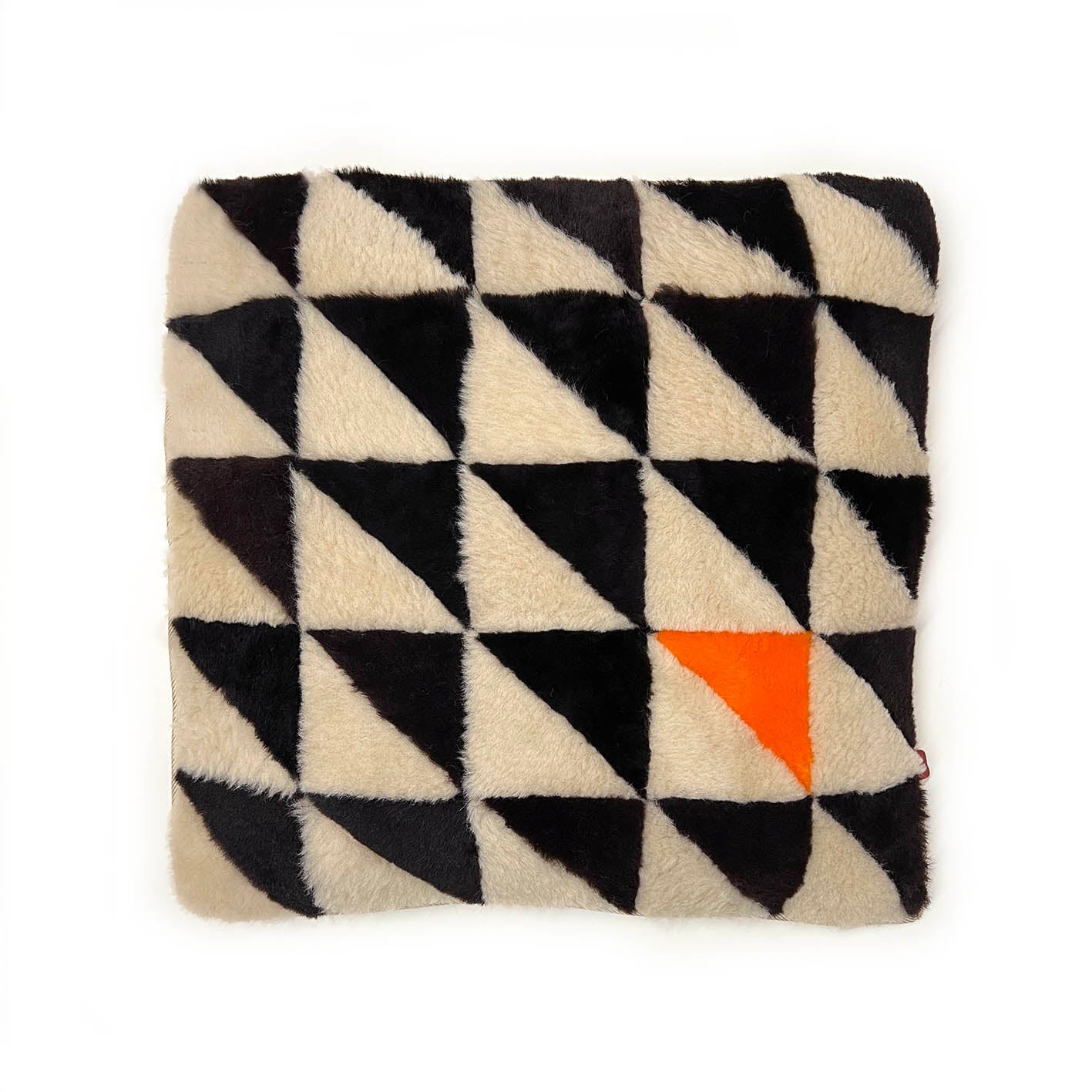 TRIANGLE CUSHION COVER / SQUARE P