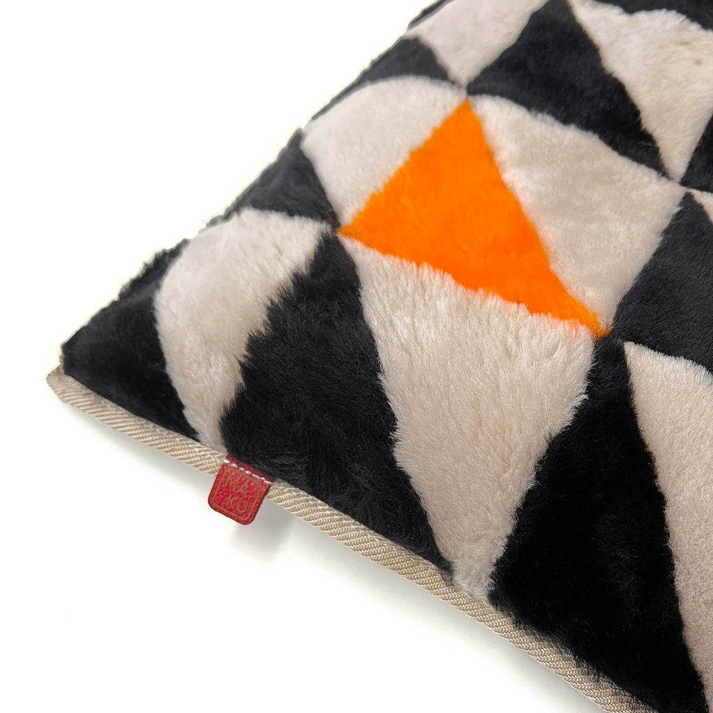 TRIANGLE CUSHION COVER / RECTANGLE F