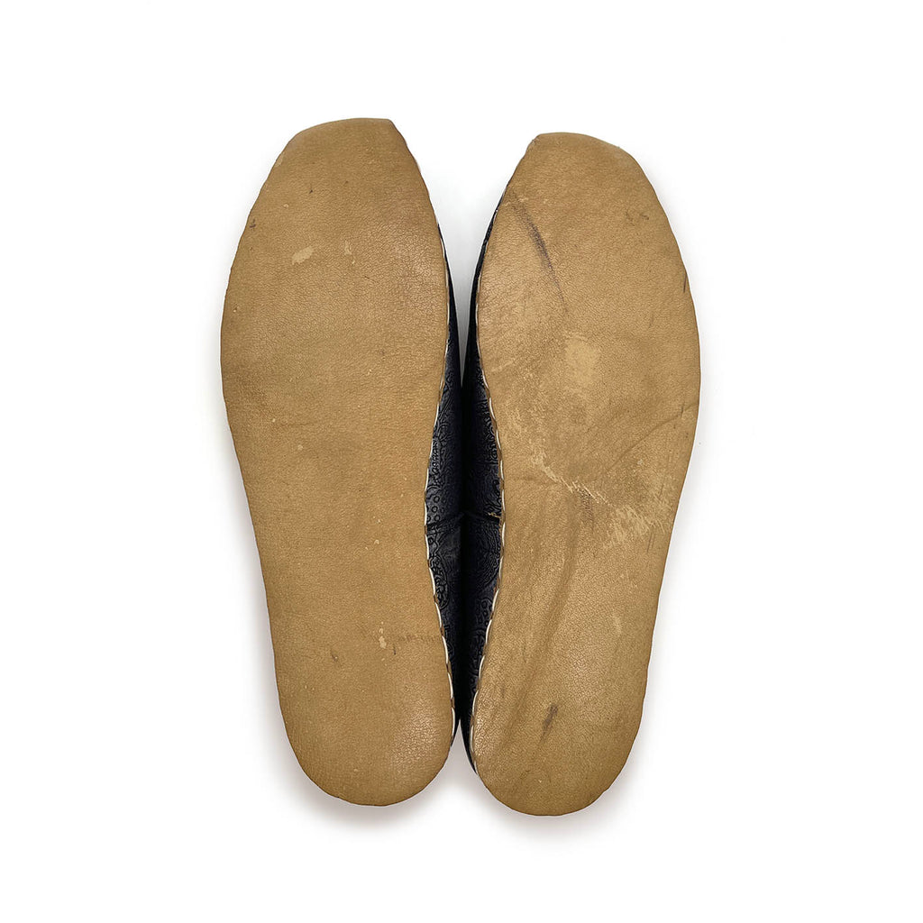 CHARYK PAISLEY PEWTER / hand-stitched leather slippers