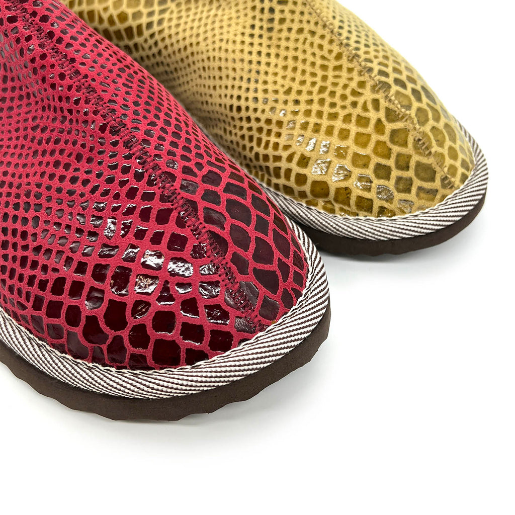 POLIN SNAKE PRINT RASPBERRY / Sheepskin slippers