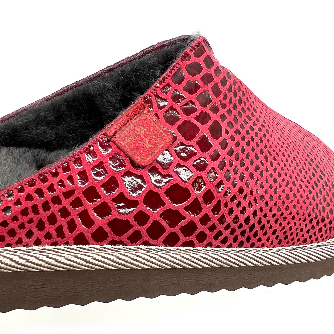POLIN SNAKE PRINT RASPBERRY / Sheepskin slippers