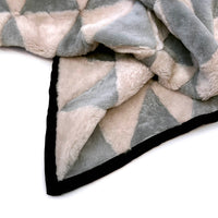 TRIANGLE Sheepskin Patchwork Throw / Grey + Natural