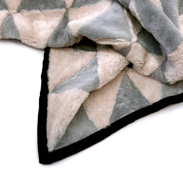 TRIANGLE Sheepskin Patchwork Throw / Grey + Natural