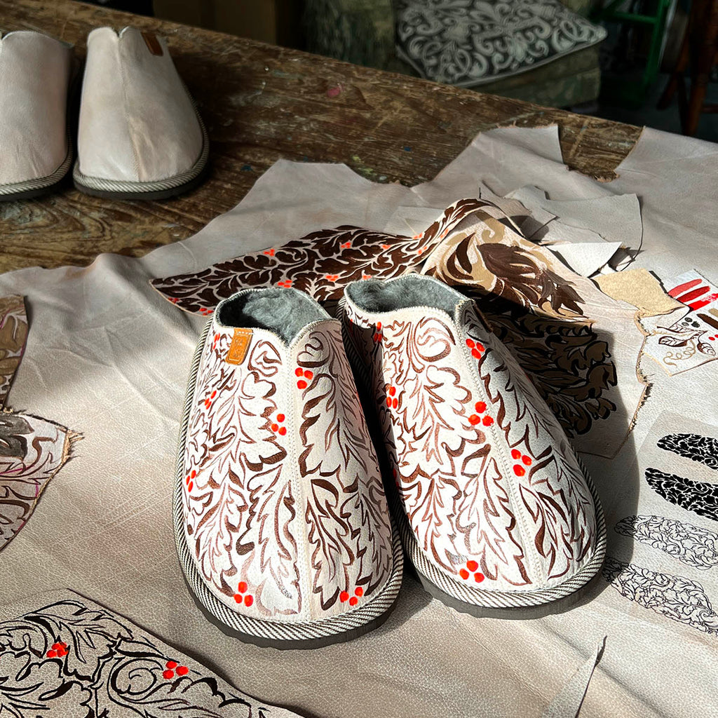 POLIN ACANTHUS BERRY / Designer edition slippers