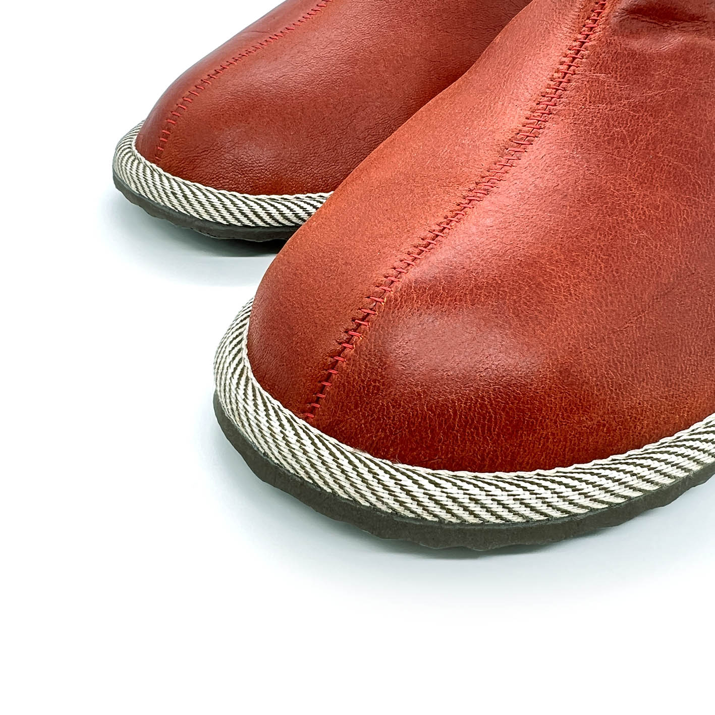 POLIN FIT LACQUER RED / Sheepskin slippers