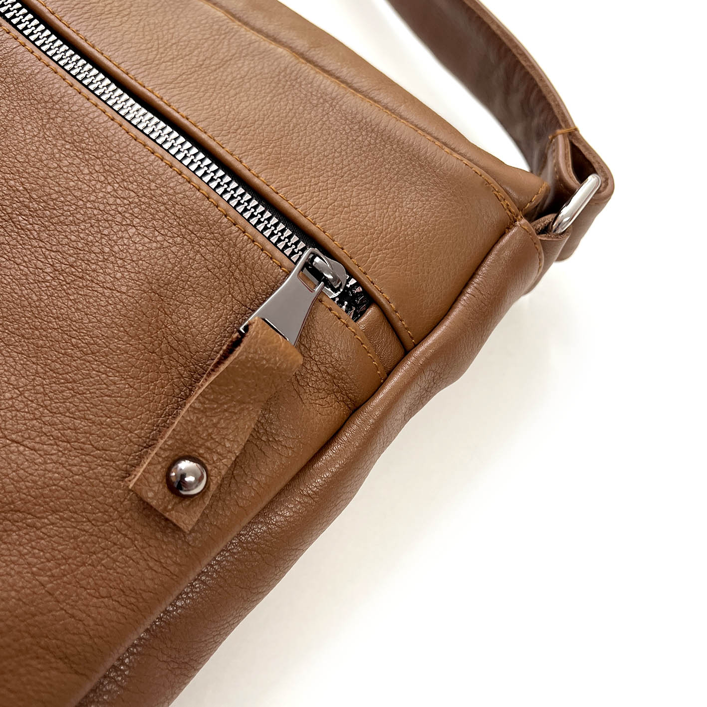 POSTINO Tan Leather / Courier bag