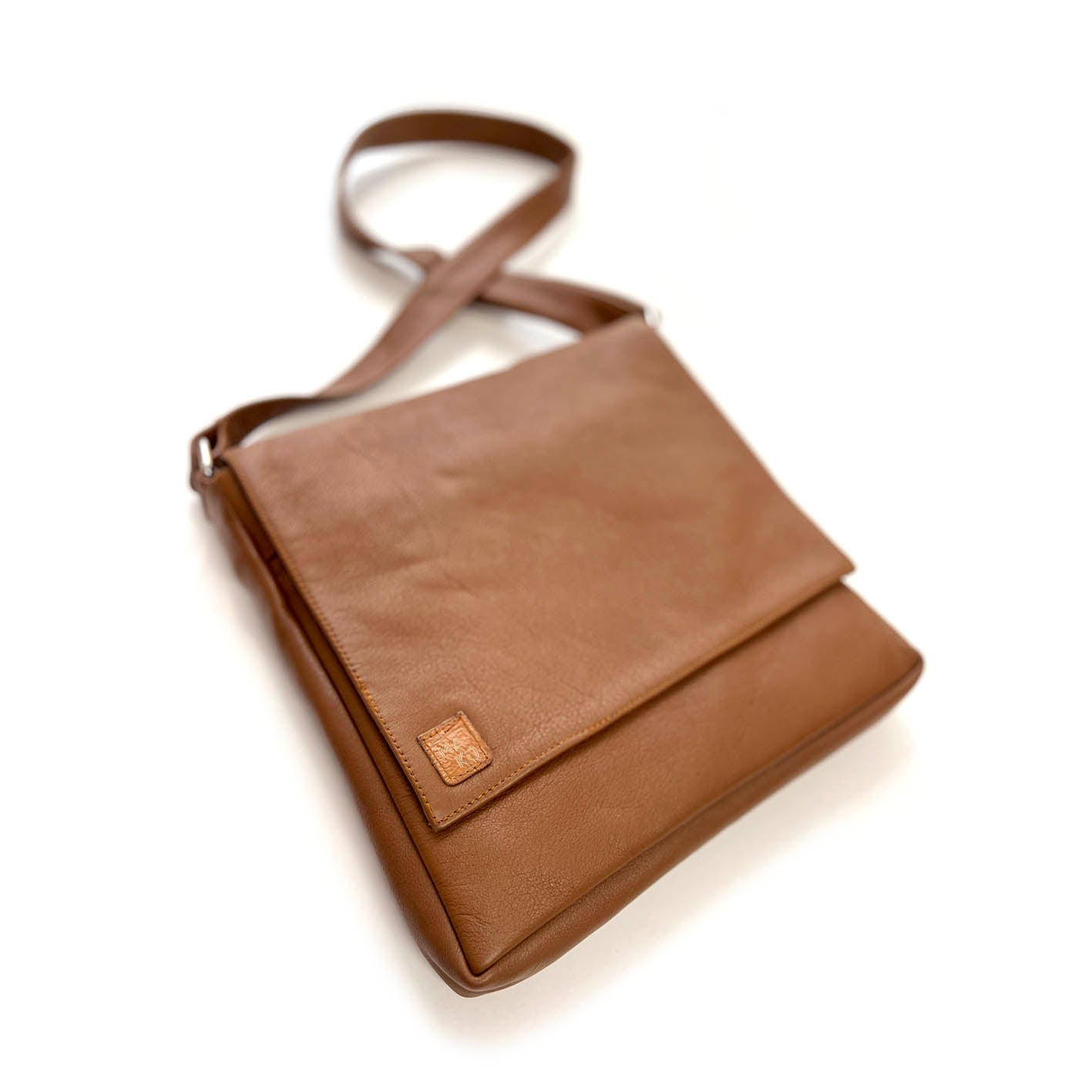 POSTINO Tan Leather / Courier bag