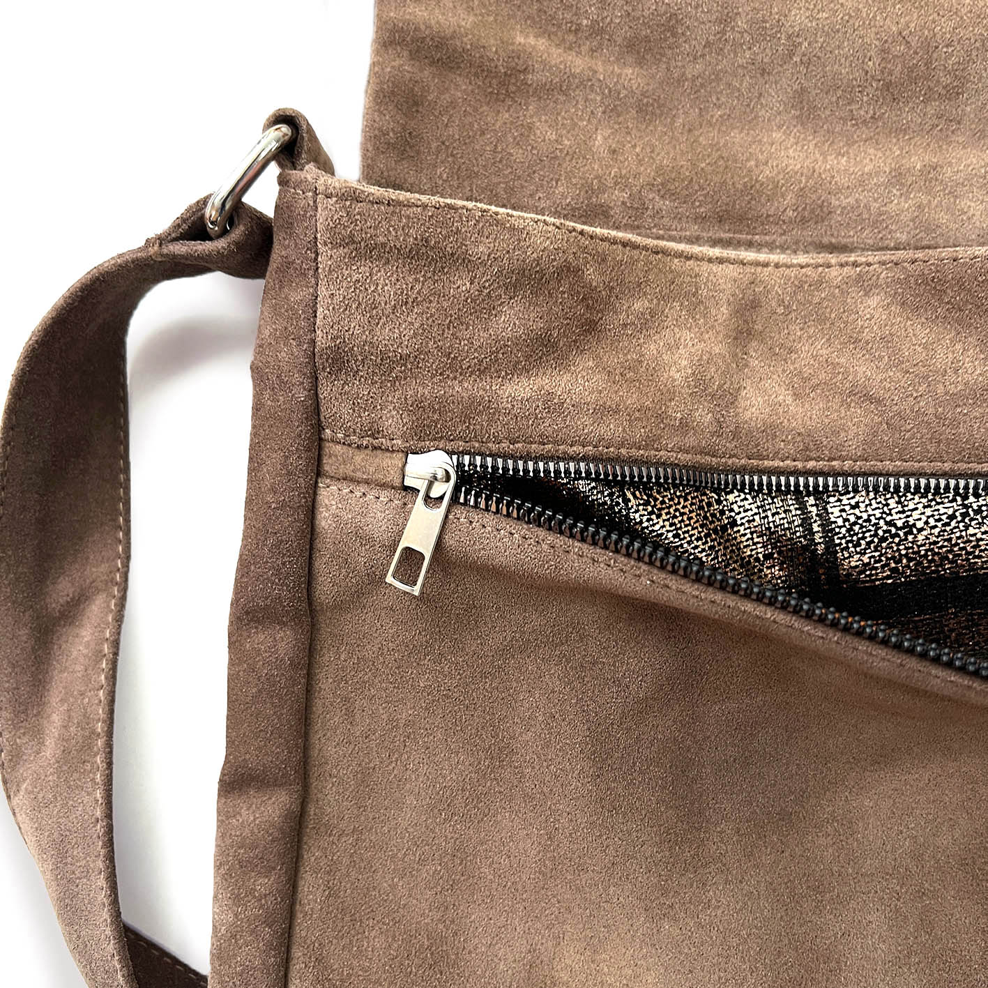 POSTINO Taupe Suede / Courier bag