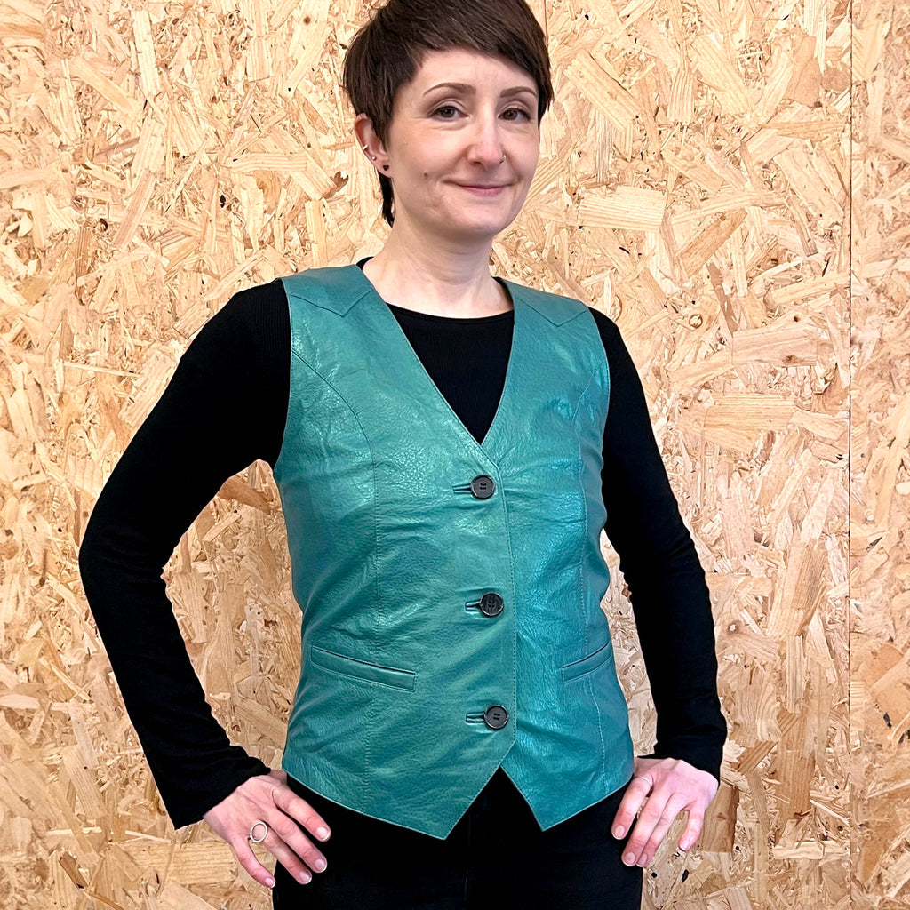 JEPKE Leather Waistcoat / Teal Sheen