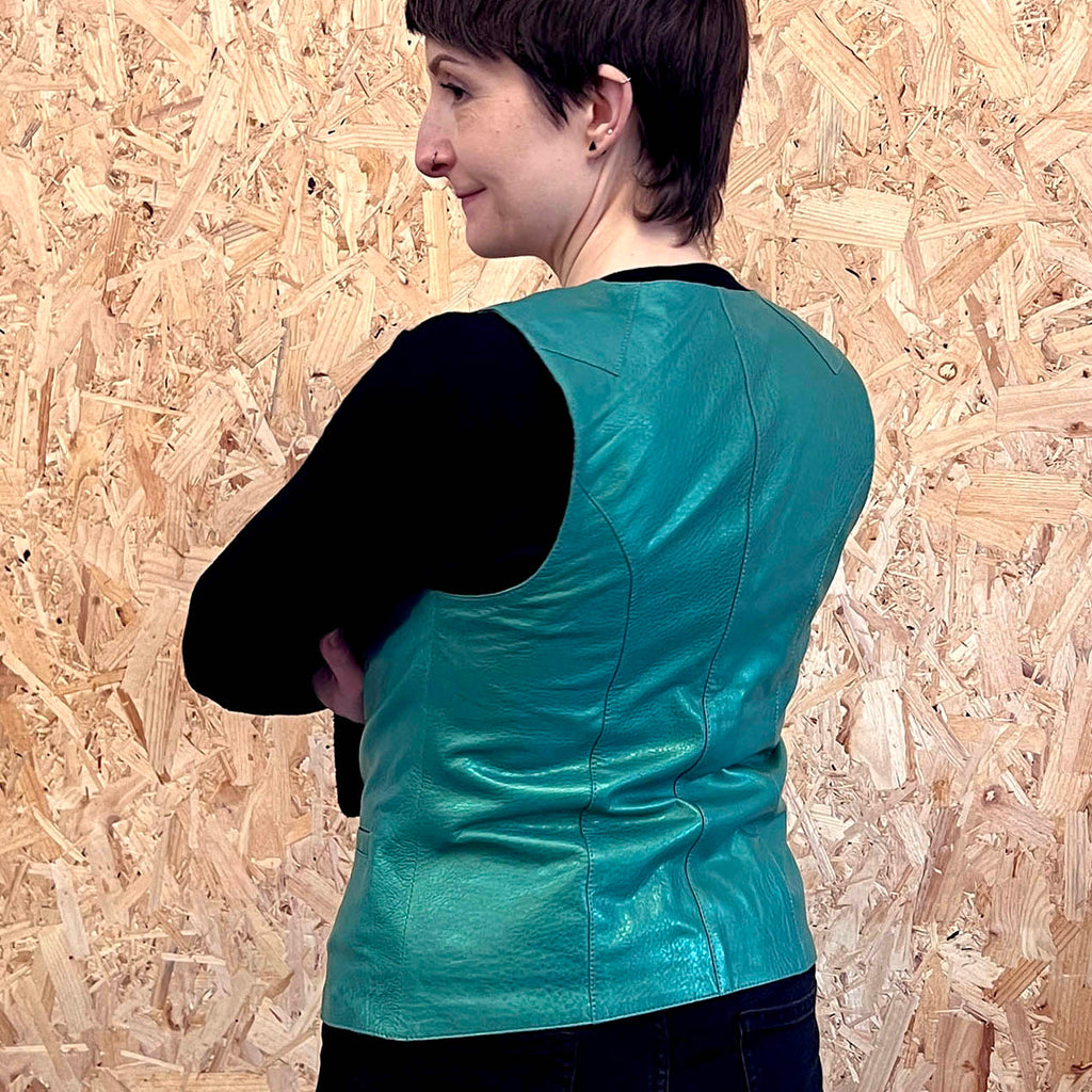 JEPKE Leather Waistcoat / Teal Sheen