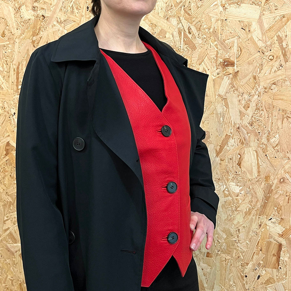 JEPKE Leather Waistcoat / Bright Red Grain
