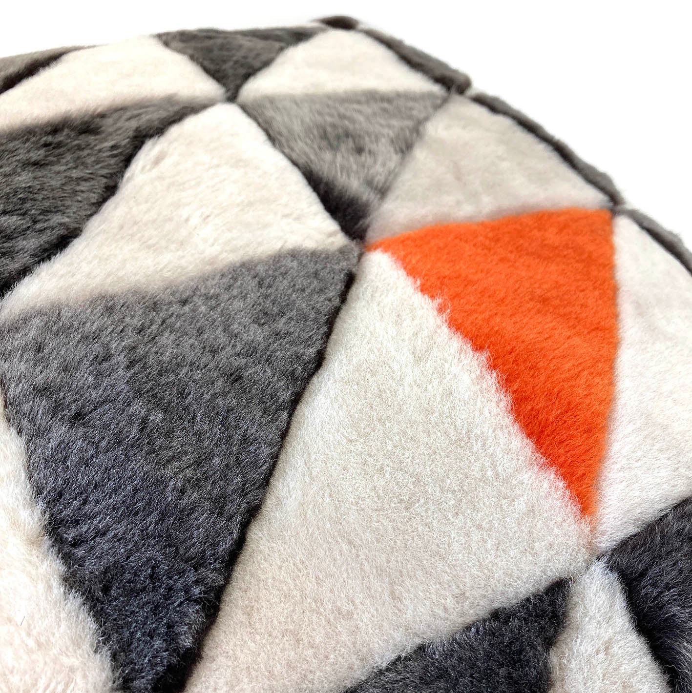TRIANGLE CUSHION COVER / SQUARE C