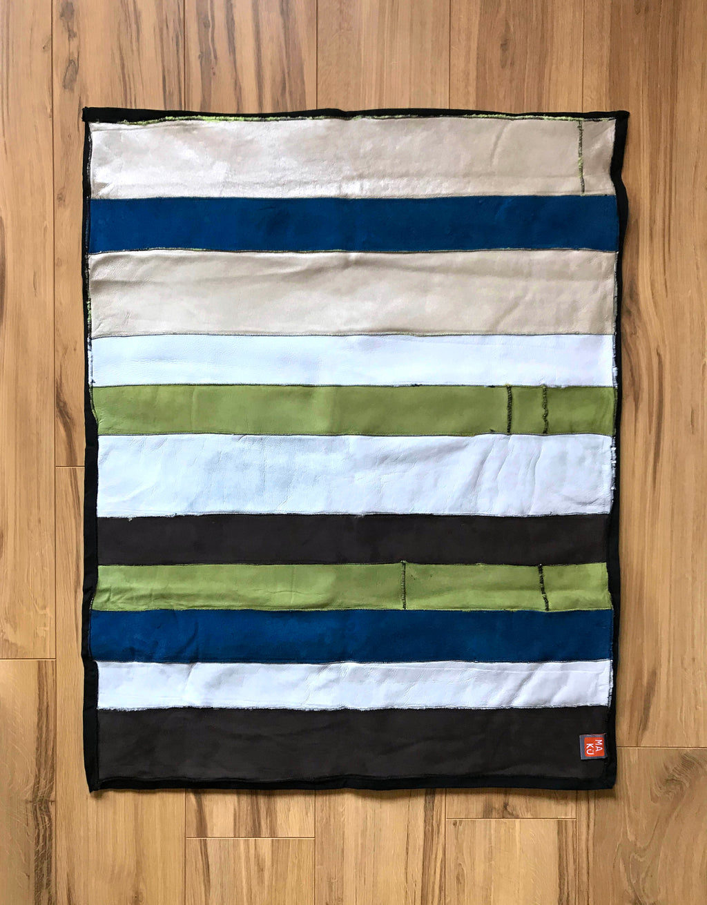 STRIPE THROW / DARK GREY + LIME